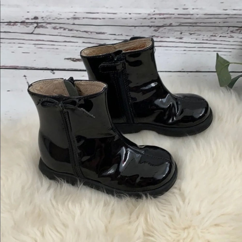 Elefanten patent ankle boots 6.5 toddler